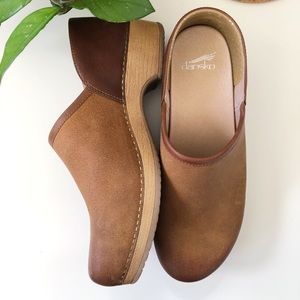 Dansko Women’s Clogs Brenna Tan